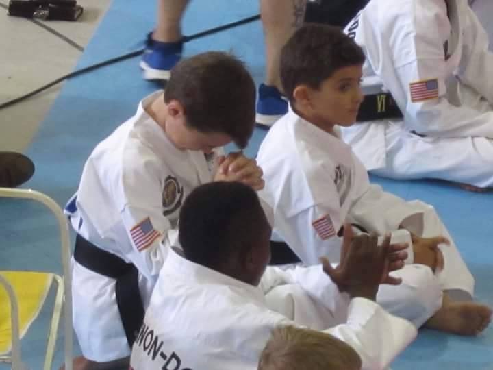 Jesse Minton win Gold praying 2015